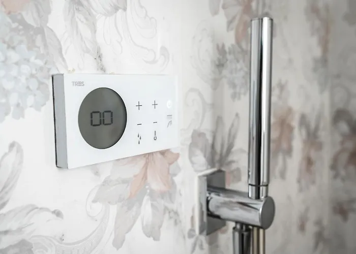 לינה וארוחת בוקר Noctis