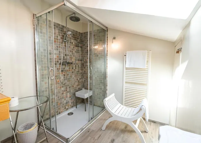 לינה וארוחת בוקר Noctis