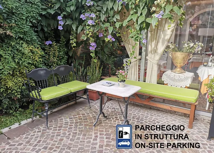 לינה וארוחת בוקר Noctis