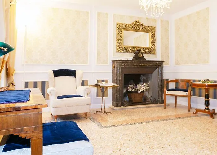 לינה וארוחת בוקר Noctis 4*