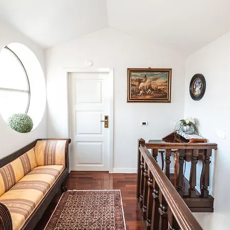 Noctis Bed & Breakfast