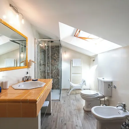 לינה וארוחת בוקר Noctis