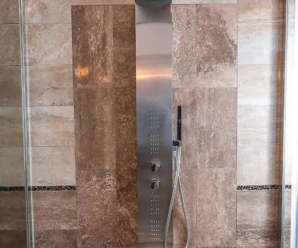 Noctis رافيننا