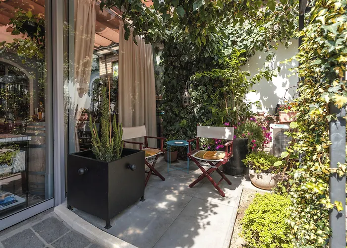 Noctis Oda ve Kahvaltı 4*